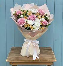 Букет цветов из:  Гвоздики, Орхидеи и Розы #REPLACE_PRED# Солнечногорске