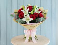 Букет цветов из:  Лилии и Розы в Солнечногорске