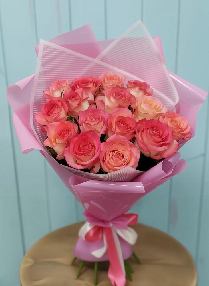 Букет 15 Розовых роз Равель в Солнечногорске