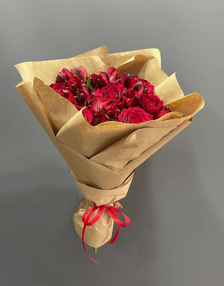 Букет цветов из: Альстромерии и Розы в Солнечногорске