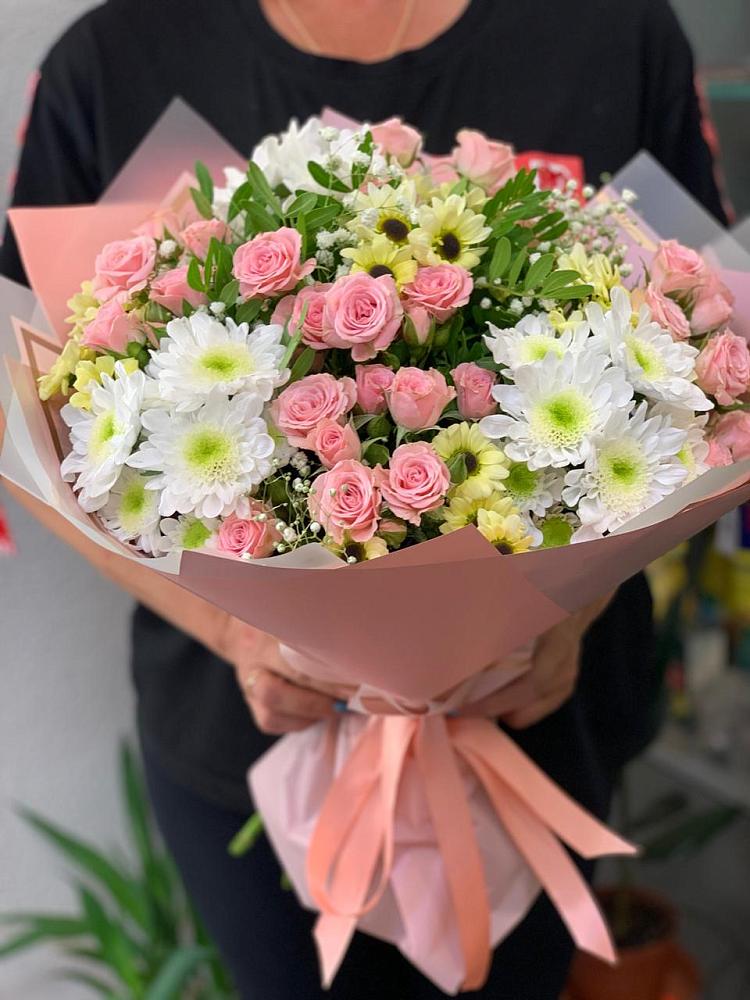 Букет цветов из: Розы и Хризантемы в Солнечногорске