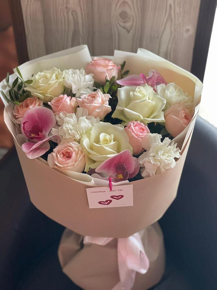 Букет цветов из: Орхидеи, Розы и Гвоздики в Солнечногорске