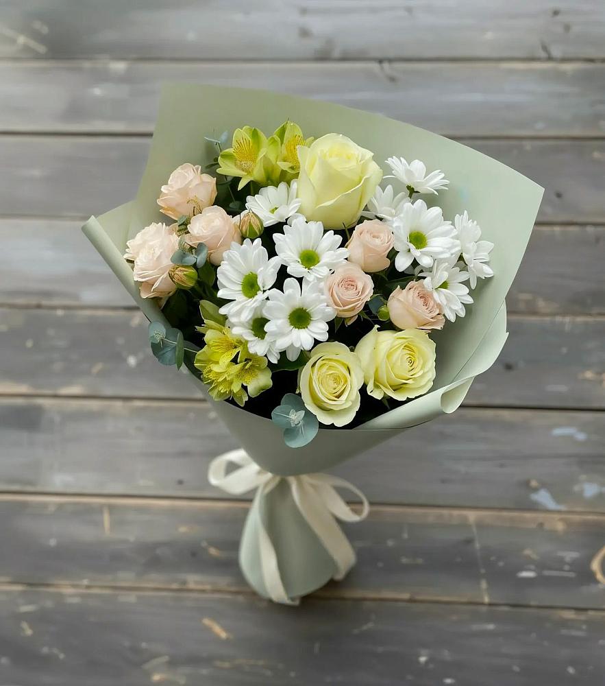 Букет цветов из: Альстромерии, Розы и Хризантемы в Солнечногорске