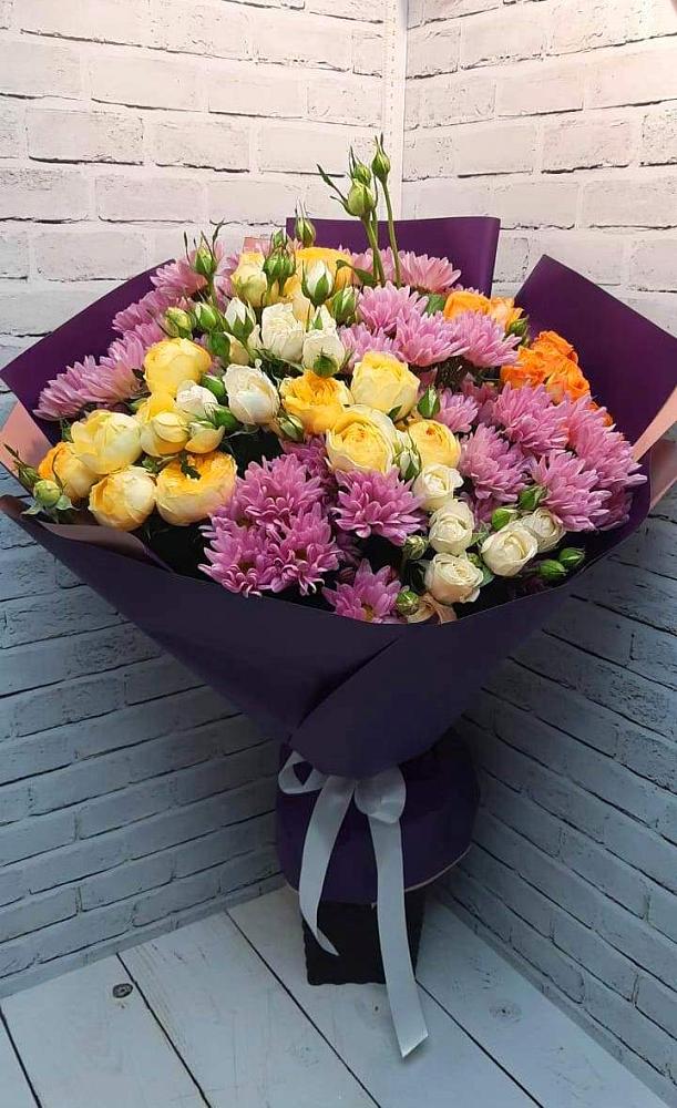 Букет цветов из: Хризантемы и Розы в Солнечногорске
