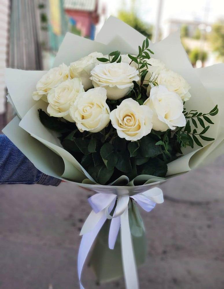 Букет Белые розы Проуд в Солнечногорске