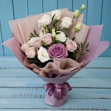 Букет цветов из:  Розы и Лизиантусы в Солнечногорске