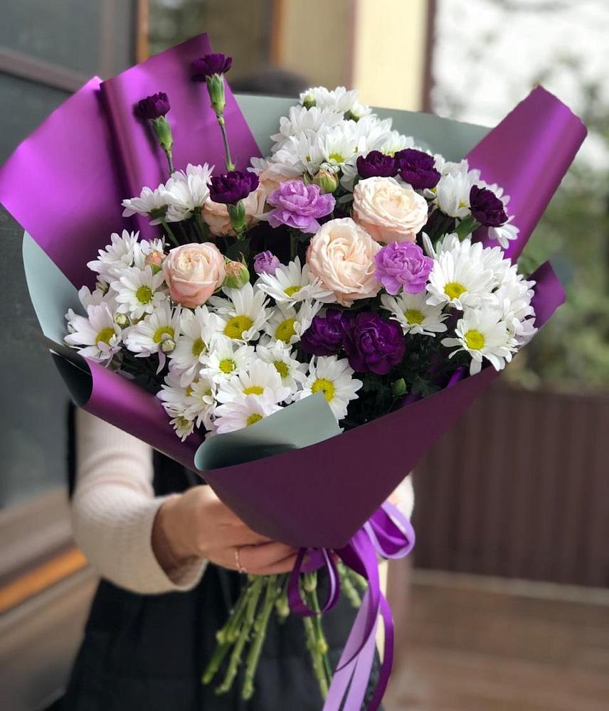 Букет цветов из: Хризантемы, Гвоздики и Розы в Солнечногорске