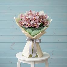 Букет цветов из:  Орхидеи и Розы в Солнечногорске