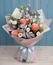 Букет цветов из:  Лизиантусы, Розы, Альстромерии и Гипсофила в Солнечногорске