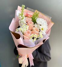 Букет цветов из:  Хризантемы и Розы в Солнечногорске