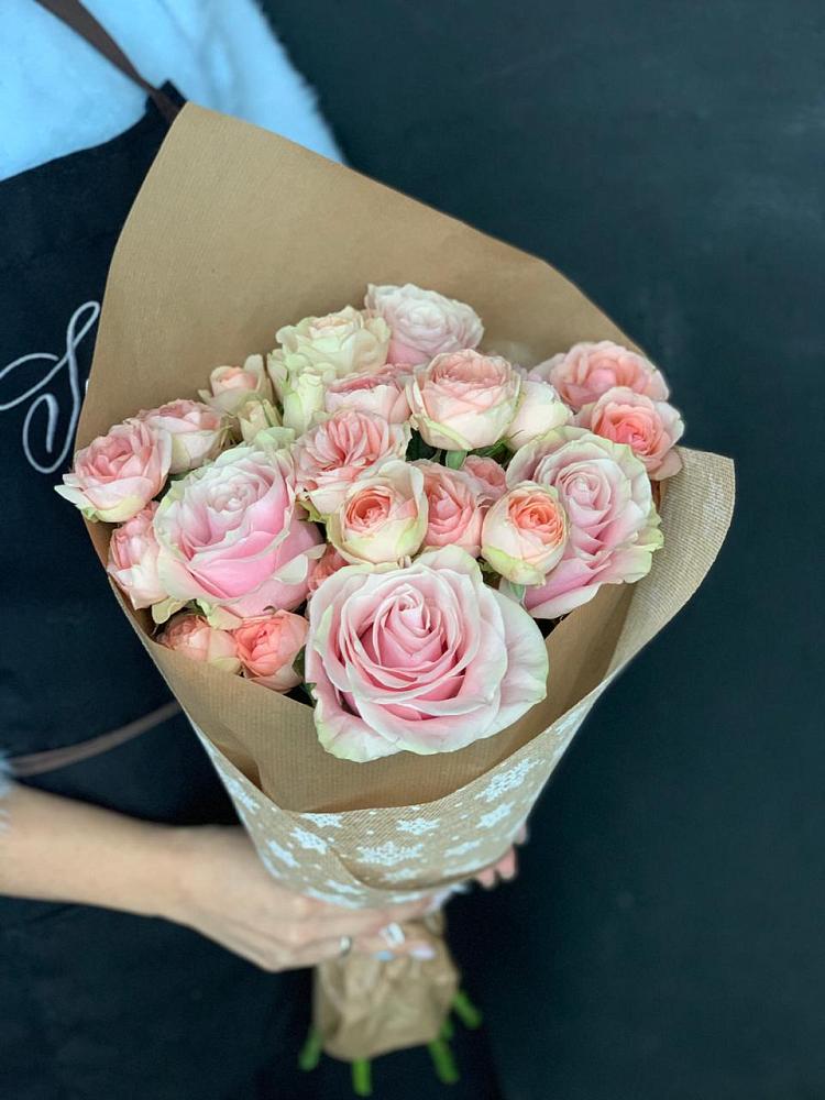 Букет цветов из: Хризантемы и Розы в Солнечногорске