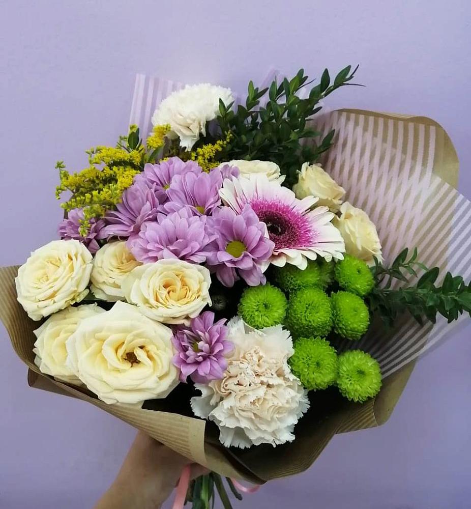 Букет цветов из: Хризантемы, Розы, Гвоздики и Герберы в Солнечногорске