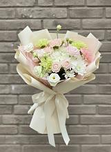Букет цветов из:  Гвоздики, Розы, Лизиантусы и Хризантемы в Солнечногорске