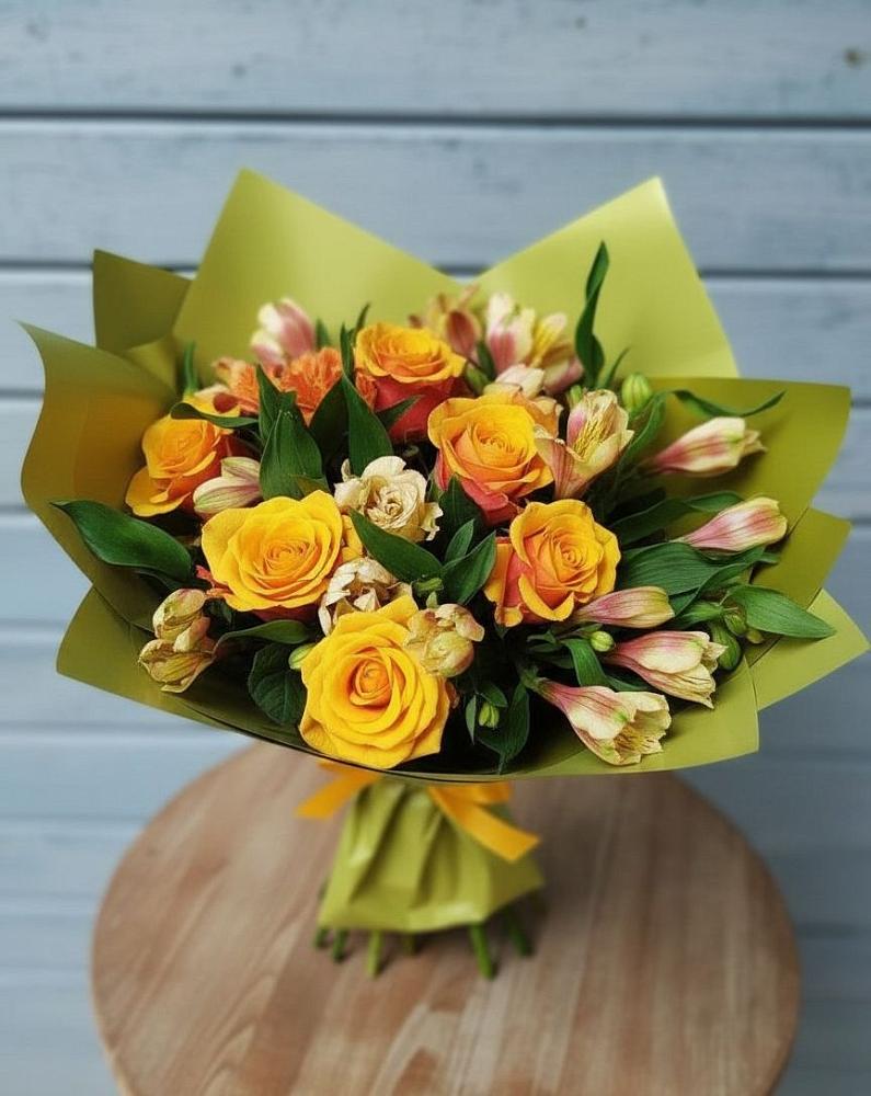 Букет цветов из: Альстромерии и Розы в Солнечногорске