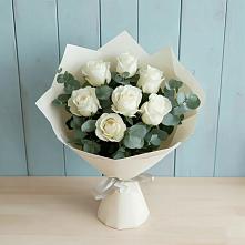 Букет Белые розы в Эвкалипте в Солнечногорске