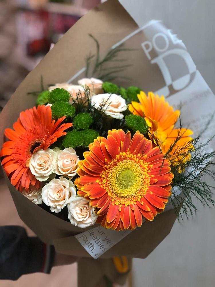 Букет цветов из: Герберы, Хризантемы и Розы в Солнечногорске